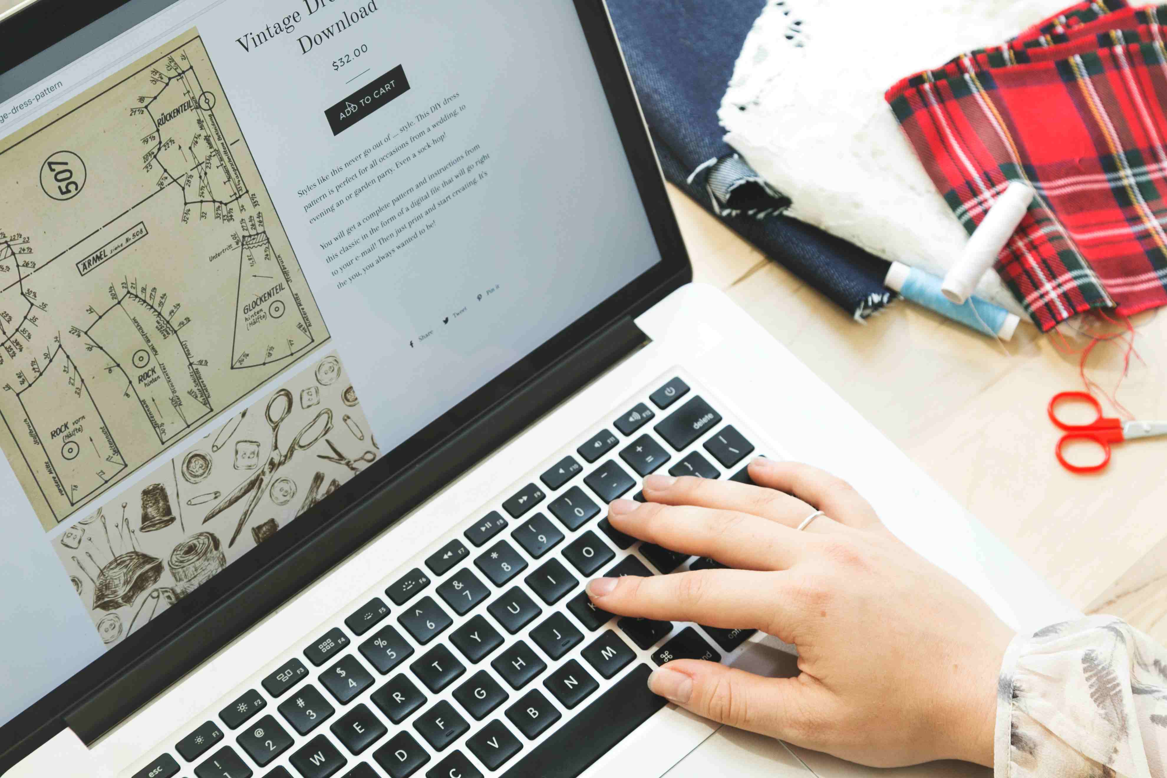 Add "Product Zoom On Hover" Feature